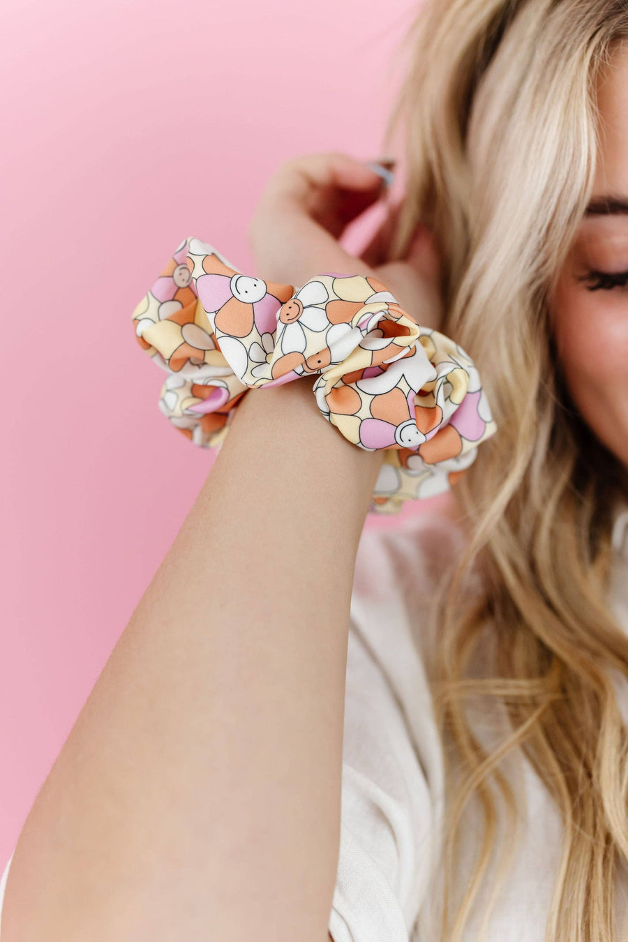 Hippie Dippie Daisies Oversized Scrunchie