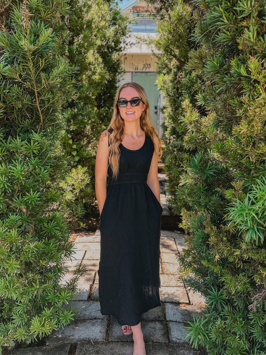 “Darci” Everyday Black Dress Open Back