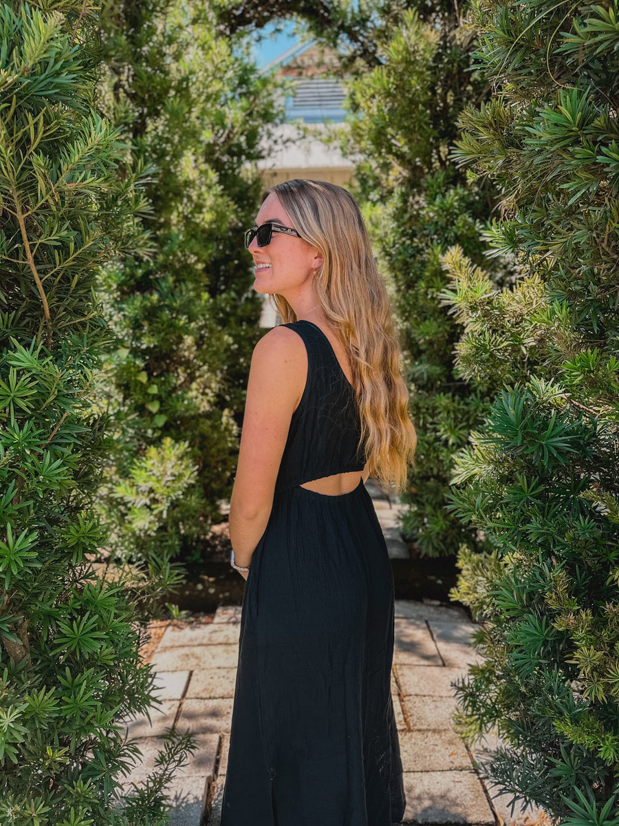 “Darci” Everyday Black Dress Open Back